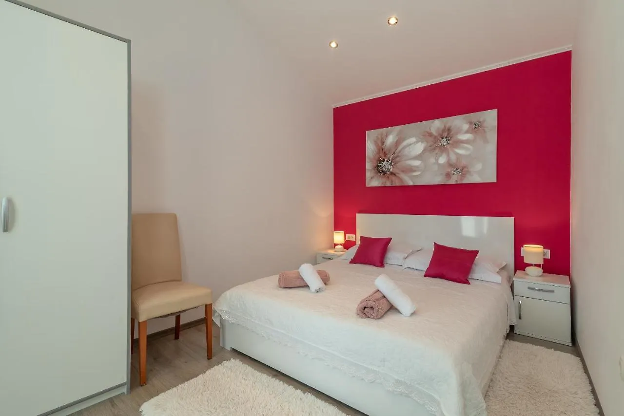Apartment Roko Trogir 0*,  Croatie